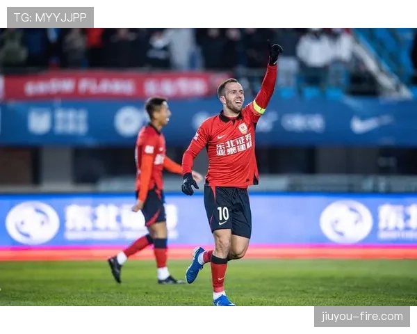 国足备战世预赛关键战后防线人员搭配引发关注
